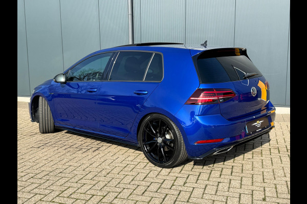 Volkswagen Golf 1.5 TSI Highline R-Line * Panorama * Bearlock * NL Auto * Virtual Cockpit * 19 inch velgen *