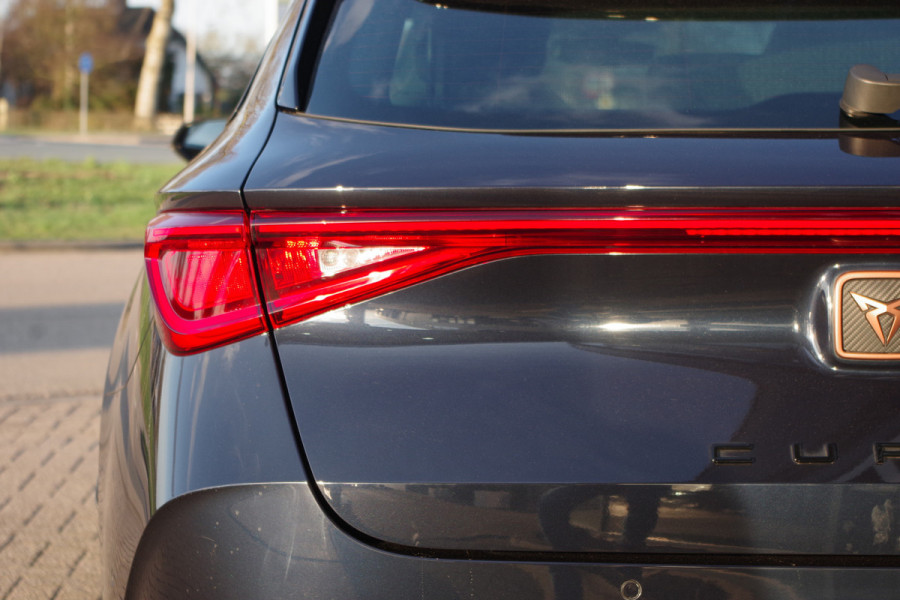 CUPRA Leon Sportstourer 1.4 e-Hybrid VZ 245 PK Performance PHEV, Leder, Panoramadak, Stuur-Startknop, Camera, Memory