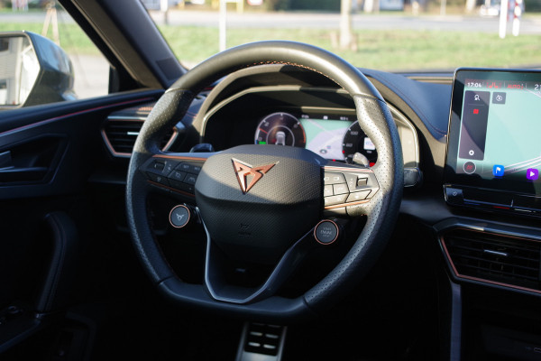 CUPRA Leon Sportstourer 1.4 e-Hybrid VZ 245 PK Performance PHEV, Leder, Panoramadak, Stuur-Startknop, Camera, Memory
