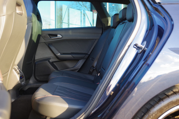 CUPRA Leon Sportstourer 1.4 e-Hybrid VZ 245 PK Performance PHEV, Leder, Panoramadak, Stuur-Startknop, Camera, Memory