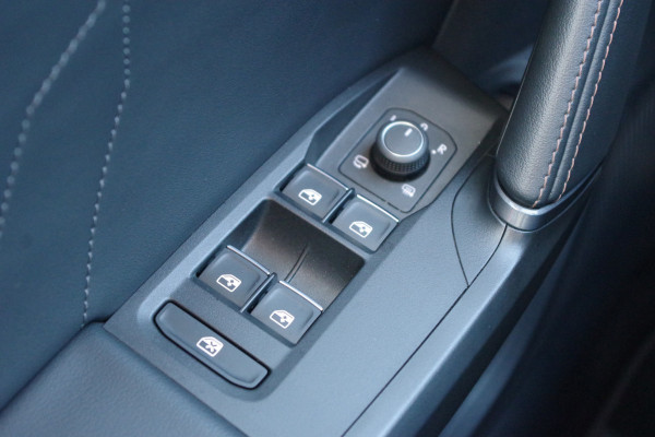 CUPRA Leon Sportstourer 1.4 e-Hybrid VZ 245 PK Performance PHEV, Leder, Panoramadak, Stuur-Startknop, Camera, Memory