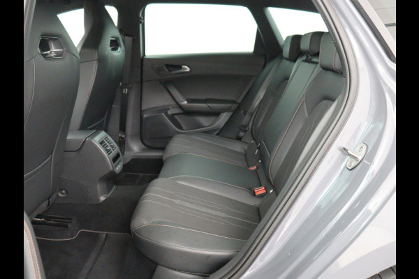 CUPRA Leon 1.4 eHybrid VZ | 245pk | Trekhaak | Stoelverwarming | Adaptive cruise | Camera | Carplay | Navigatie | Sfeerverlichting | Keyless | Park Assist | Memory | Sportstoelen | Full LED | PHEV | Plug In