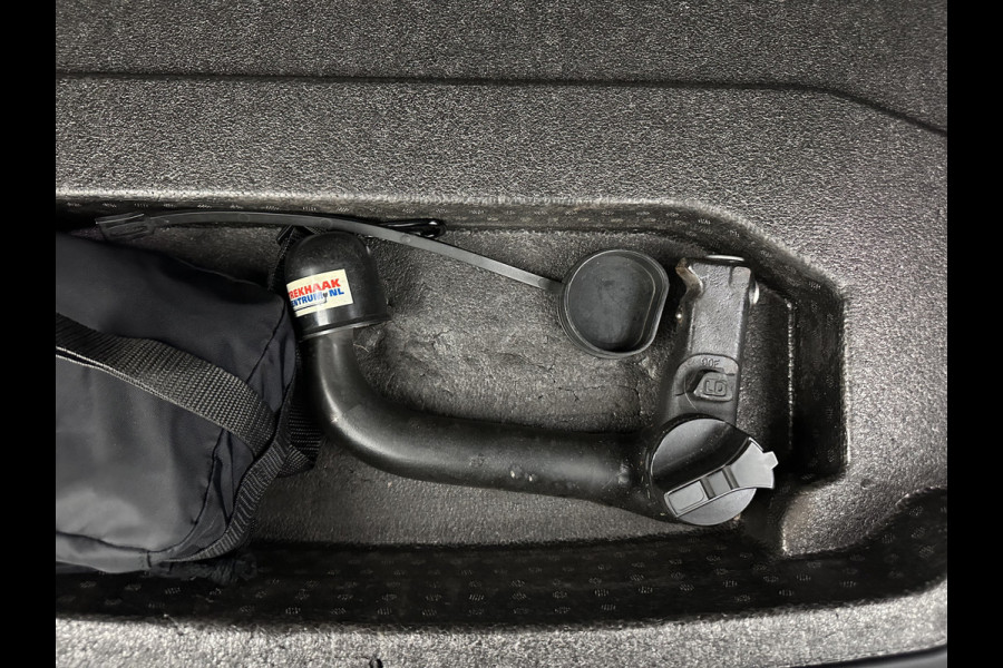 Jaguar I-PACE EV400 First Edition 90 kWh AWD {SOH-99%} Aut. *PANO | LEATHER | MATRIX-LED | MERIDIAN | TOPVIEW | BLINDSPOT | MEMORY-PACK | DIGI-COCKPIT | KEYLESS | HEAD-UP | NAVI-FULLMAP | HEATED-SPORTSEATS | DAB+ | AMBIENTLIGHT | PRIVACYGLASS | T