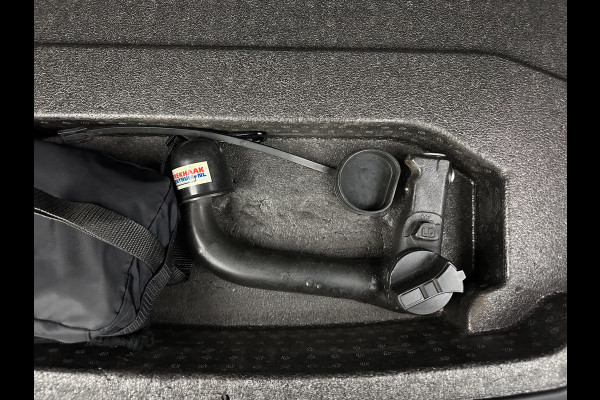 Jaguar I-PACE EV400 First Edition 90 kWh AWD {SOH-99%} Aut. *PANO | LEATHER | MATRIX-LED | MERIDIAN | TOPVIEW | BLINDSPOT | MEMORY-PACK | DIGI-COCKPIT | KEYLESS | HEAD-UP | NAVI-FULLMAP | HEATED-SPORTSEATS | DAB+ | AMBIENTLIGHT | PRIVACYGLASS | T