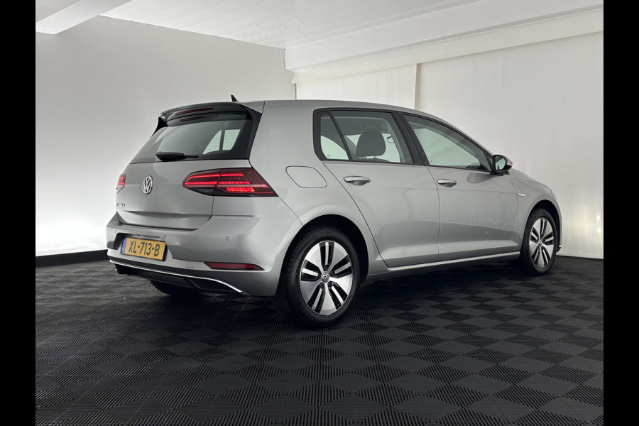 Volkswagen e-Golf (INCL.BTW) Aut. *HEAT-PUMP | ADAPTIVE-CRUISE | DIGI-COCKPIT | FULL-LED | NAVI-FULLMAP | COMFORT-SEATS | ECC | PARKPILOT | CCS-FASTLOADER | 16''ALU*
