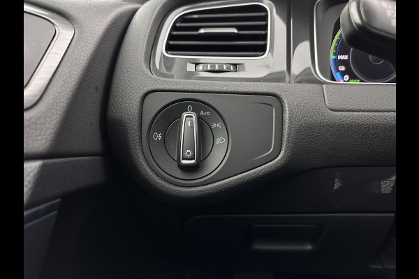 Volkswagen e-Golf (INCL.BTW) Aut. *HEAT-PUMP | ADAPTIVE-CRUISE | DIGI-COCKPIT | FULL-LED | NAVI-FULLMAP | COMFORT-SEATS | ECC | PARKPILOT | CCS-FASTLOADER | 16''ALU*