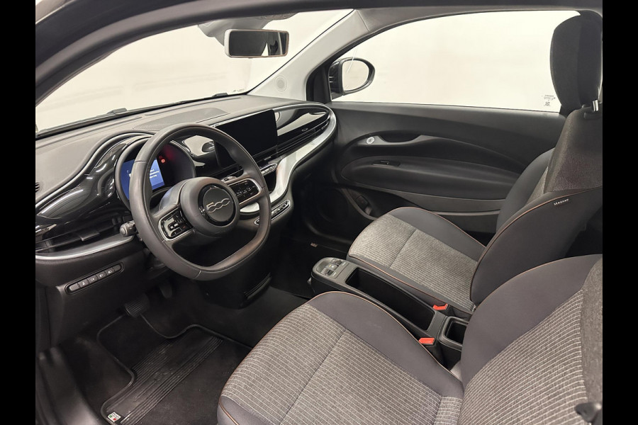 Fiat 500E Icon 42 kWh SOH 95.3%/ | Navigatie | Apple Carplay/Android Auto | Cruise Control | Virtual Cockpit | Climate Control | Lichtmetalen velgen |