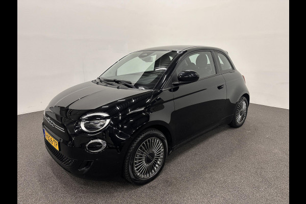 Fiat 500E Icon 42 kWh SOH 95.3%/ | Navigatie | Apple Carplay/Android Auto | Cruise Control | Virtual Cockpit | Climate Control | Lichtmetalen velgen |