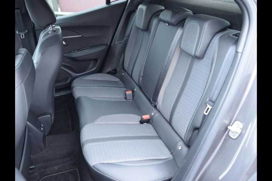 Peugeot 2008 1.2 PureTech Allure Pack ACHTERUIRIJCAMERA MET SENSOREN | NAVI & CARPLAY | E.C.C. |