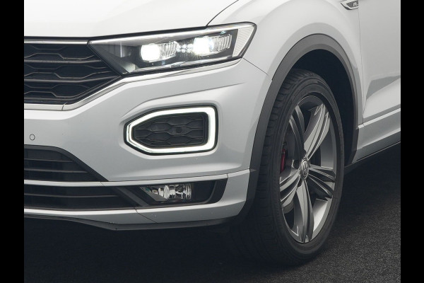Volkswagen T-Roc 1.5 TSI R-Line 150pk Dealer O.H. | Trekhaak Afn. | Panodak | Adaptive Cruise | Camera | Sportstoelen Verwarmd | Keyless | Apple Carplay | Blis | LED Koplampen | Navigatie | DAB |