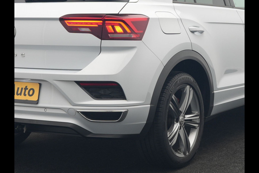 Volkswagen T-Roc 1.5 TSI R-Line 150pk Dealer O.H. | Trekhaak Afn. | Panodak | Adaptive Cruise | Camera | Sportstoelen Verwarmd | Keyless | Apple Carplay | Blis | LED Koplampen | Navigatie | DAB |