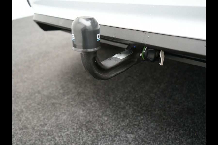 Volkswagen T-Roc 1.5 TSI R-Line 150pk Dealer O.H. | Trekhaak Afn. | Panodak | Adaptive Cruise | Camera | Sportstoelen Verwarmd | Keyless | Apple Carplay | Blis | LED Koplampen | Navigatie | DAB |