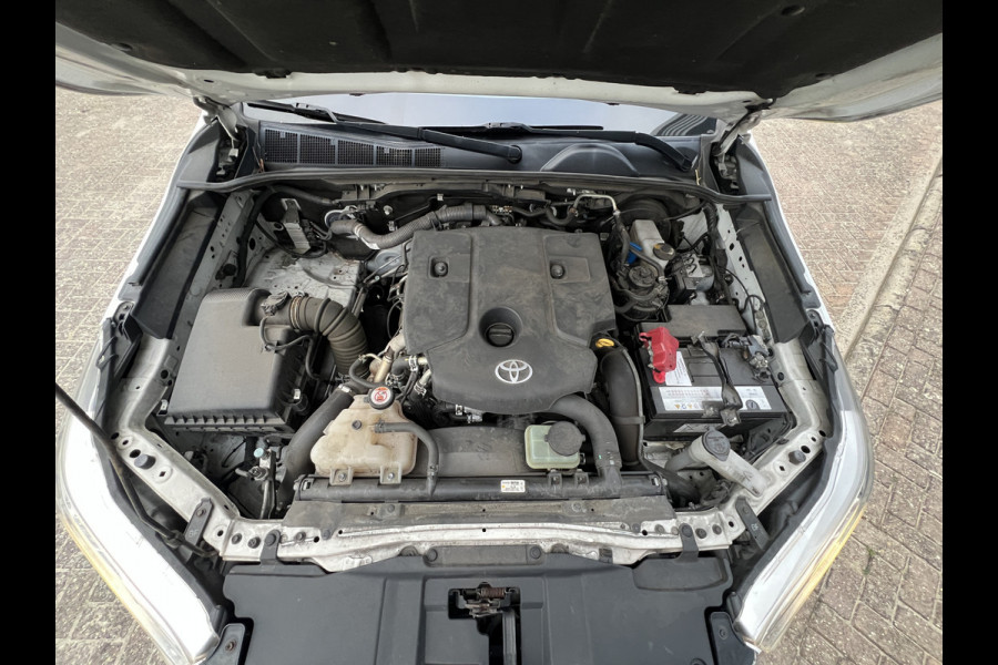 Toyota Hilux 2.4 D-4D-F Double Cab EU EXPORT**