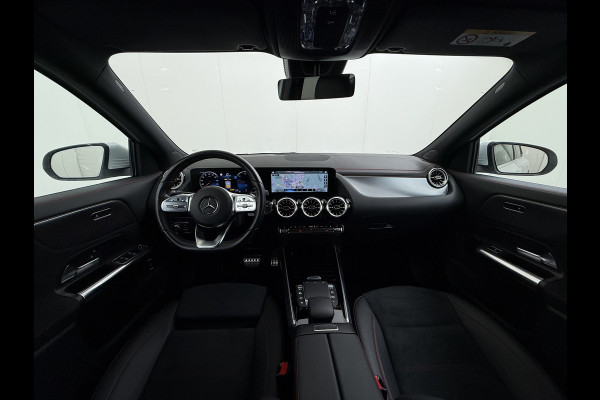 Mercedes-Benz EQA 250 AMG Line 69kWh SOH 98% Navi Camera Ecc Pdc Stoelverwarming Cruise Control DAB Bluetooth Elek.Achterklep Led Lmv 18" Privacy Glas Ambience-verlichting Licht en zichtpakket 1e Eigenaar Volledig Dealeronderhouden Origineel Nederlandse Auto
