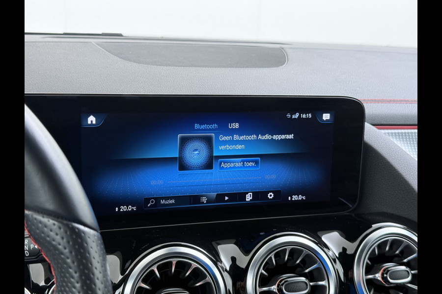 Mercedes-Benz EQA 250 AMG Line 69kWh SOH 98% Navi Camera Ecc Pdc Stoelverwarming Cruise Control DAB Bluetooth Elek.Achterklep Led Lmv 18" Privacy Glas Ambience-verlichting Licht en zichtpakket 1e Eigenaar Volledig Dealeronderhouden Origineel Nederlandse Auto