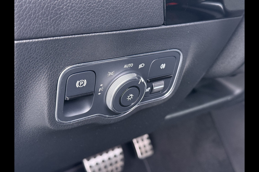 Mercedes-Benz EQA 250 AMG Line 69kWh SOH 98% Navi Camera Ecc Pdc Stoelverwarming Cruise Control DAB Bluetooth Elek.Achterklep Led Lmv 18" Privacy Glas Ambience-verlichting Licht en zichtpakket 1e Eigenaar Volledig Dealeronderhouden Origineel Nederlandse Auto