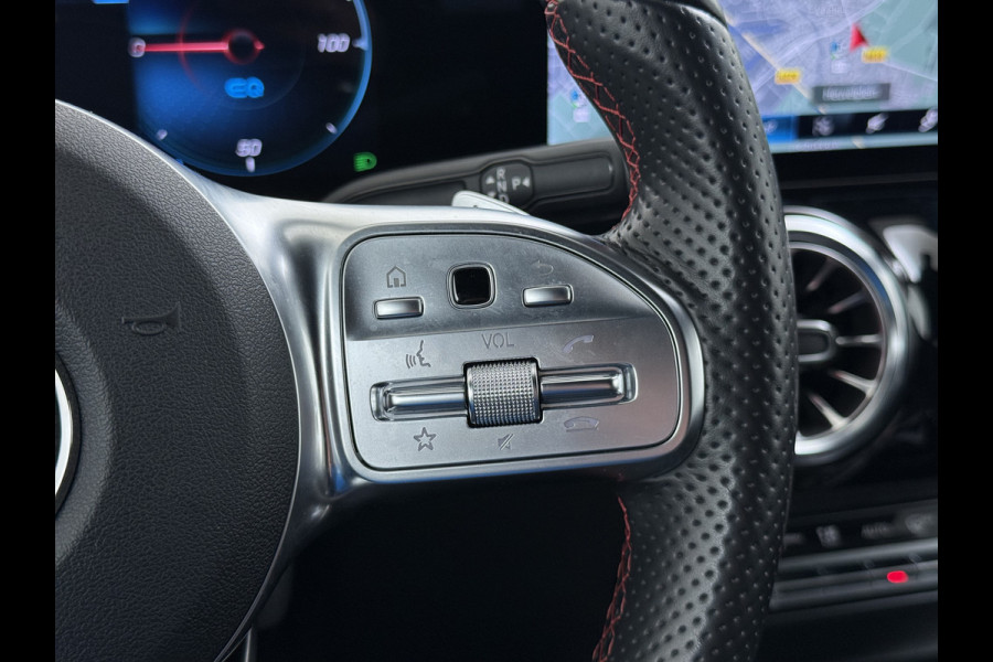 Mercedes-Benz EQA 250 AMG Line 69kWh SOH 98% Navi Camera Ecc Pdc Stoelverwarming Cruise Control DAB Bluetooth Elek.Achterklep Led Lmv 18" Privacy Glas Ambience-verlichting Licht en zichtpakket 1e Eigenaar Volledig Dealeronderhouden Origineel Nederlandse Auto
