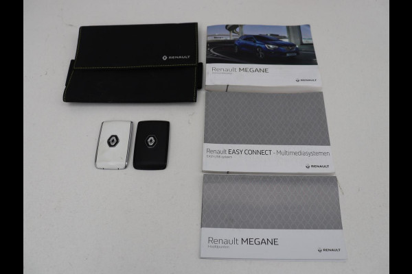 Renault Mégane 1.3 TCe Business Edition One | Panoramadak | Leder | Stoelverwarming | Massage | Camera | Carplay | Keyless | Full LED | Navigatie | Cruise control