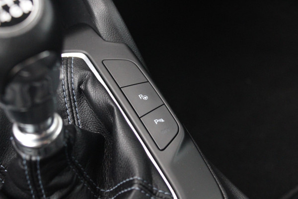 Ford FOCUS Wagon 1.0 EcoBoost Active X Business | Wegklapbare Trekhaak | Stoel + Stuurverwarming | Adaptive Cruise Control | Climate Control | Camera | BLIS |