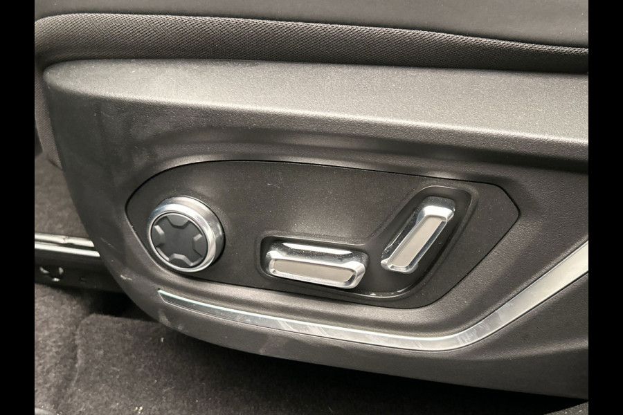 Lynk & Co 01 1.5 More Leder | Pano | Stoel+Stuurwielverwarming | Keyless