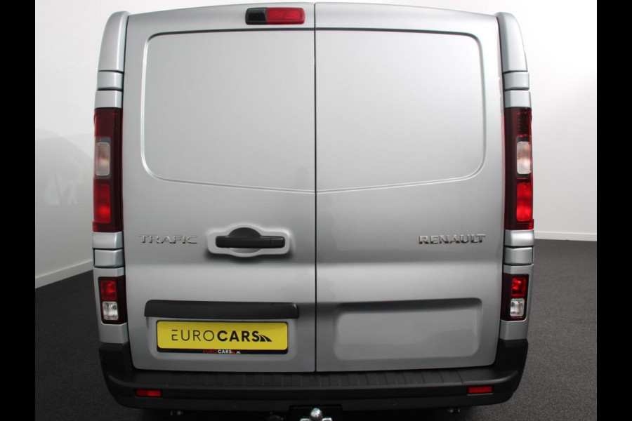Renault Trafic 2.0 Blue dCi 110PK T30 L2H1 Advance Navigatie bluetooth DAB Camera Airco Trekhaak Houten bekleding Lichtmetalen velgen