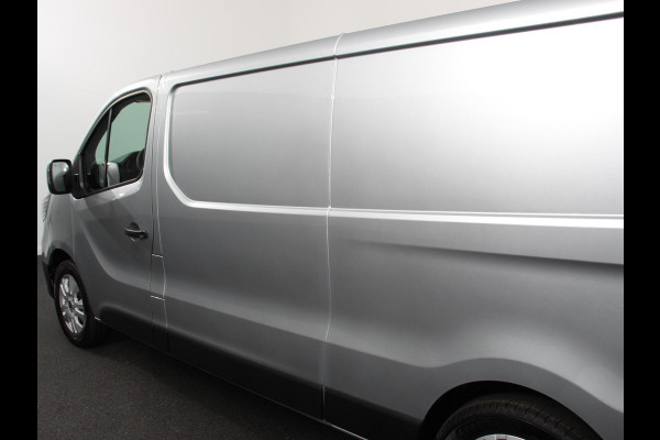 Renault Trafic 2.0 Blue dCi 110PK T30 L2H1 Advance Navigatie bluetooth DAB Camera Airco Trekhaak Houten bekleding Lichtmetalen velgen