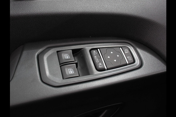 Renault Trafic 2.0 Blue dCi 110PK T30 L2H1 Advance Navigatie bluetooth DAB Camera Airco Trekhaak Houten bekleding Lichtmetalen velgen