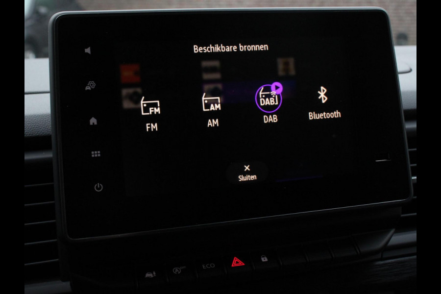 Renault Trafic 2.0 Blue dCi 110PK T30 L2H1 Advance Navigatie bluetooth DAB Camera Airco Trekhaak Houten bekleding Lichtmetalen velgen