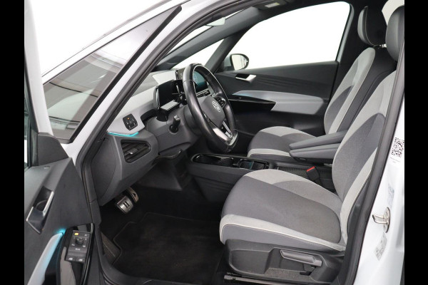 Volkswagen ID.3 First Plus 58 kWh | Trekhaak | Stoel & stuurverwarming | Camera | Adaptive cruise | Sfeerverlichting | Carplay | Navigatie | Keyless | Matrix LED