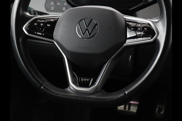 Volkswagen ID.3 First Plus 58 kWh | Trekhaak | Stoel & stuurverwarming | Camera | Adaptive cruise | Sfeerverlichting | Carplay | Navigatie | Keyless | Matrix LED