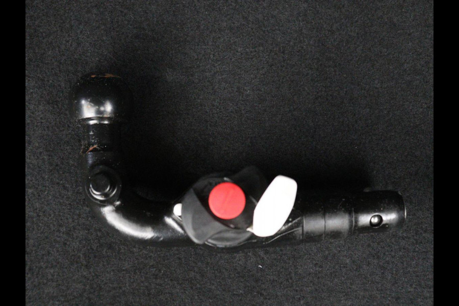 Volkswagen ID.3 First Plus 58 kWh | Trekhaak | Stoel & stuurverwarming | Camera | Adaptive cruise | Sfeerverlichting | Carplay | Navigatie | Keyless | Matrix LED