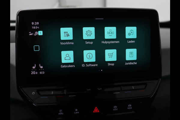 Volkswagen ID.3 First Plus 58 kWh | Trekhaak | Stoel & stuurverwarming | Camera | Adaptive cruise | Sfeerverlichting | Carplay | Navigatie | Keyless | Matrix LED