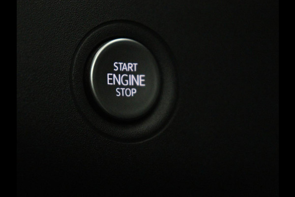 Volkswagen ID.3 First Plus 58 kWh | Trekhaak | Stoel & stuurverwarming | Camera | Adaptive cruise | Sfeerverlichting | Carplay | Navigatie | Keyless | Matrix LED