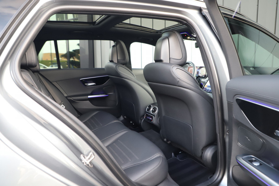 Mercedes-Benz C-Klasse 300e AMG | 313PK | Head-up | Keyless-go | Sfeerverlichting | Memory | Pano | Leder | Standkachel | Trekhaak | 2022.