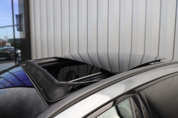 Mercedes-Benz C-Klasse 300e AMG | 313PK | Head-up | Keyless-go | Sfeerverlichting | Memory | Pano | Leder | Standkachel | Trekhaak | 2022.