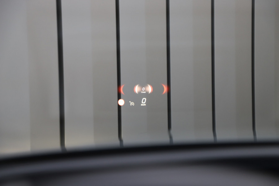 Mercedes-Benz C-Klasse 300e AMG | 313PK | Head-up | Keyless-go | Sfeerverlichting | Memory | Pano | Leder | Standkachel | Trekhaak | 2022.