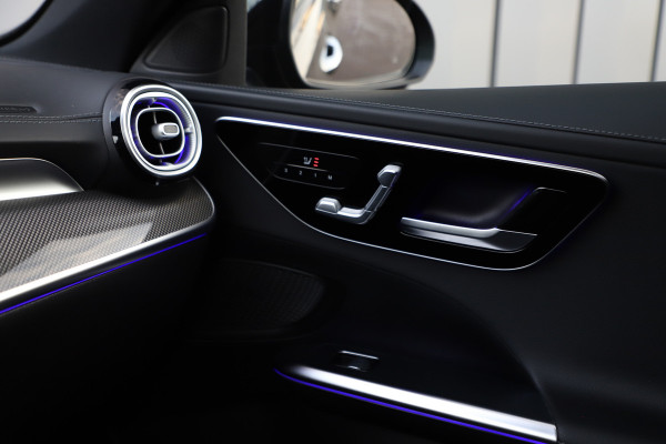 Mercedes-Benz C-Klasse 300e AMG | 313PK | Head-up | Keyless-go | Sfeerverlichting | Memory | Pano | Leder | Standkachel | Trekhaak | 2022.