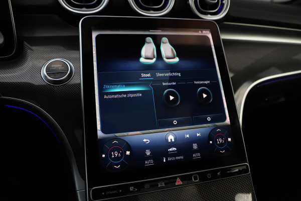 Mercedes-Benz C-Klasse 300e AMG | 313PK | Head-up | Keyless-go | Sfeerverlichting | Memory | Pano | Leder | Standkachel | Trekhaak | 2022.