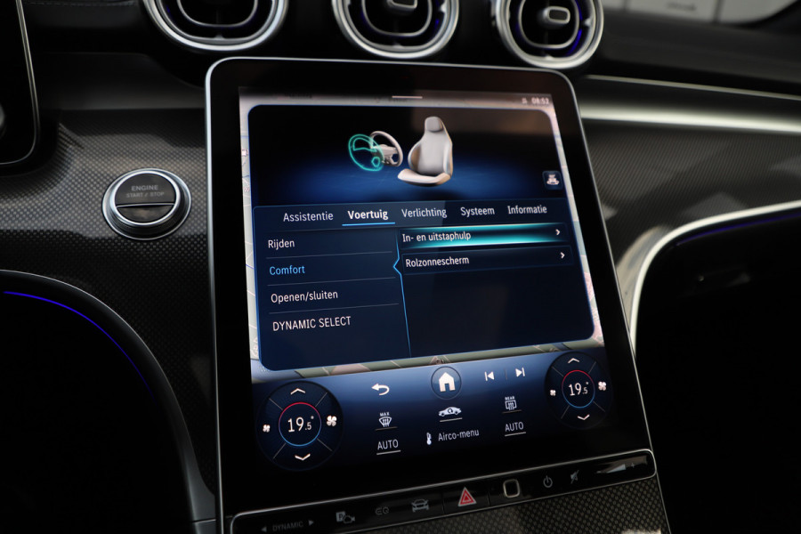 Mercedes-Benz C-Klasse 300e AMG | 313PK | Head-up | Keyless-go | Sfeerverlichting | Memory | Pano | Leder | Standkachel | Trekhaak | 2022.