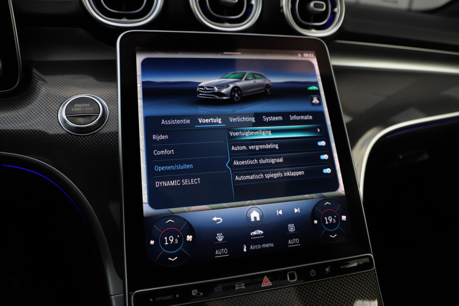 Mercedes-Benz C-Klasse 300e AMG | 313PK | Head-up | Keyless-go | Sfeerverlichting | Memory | Pano | Leder | Standkachel | Trekhaak | 2022.