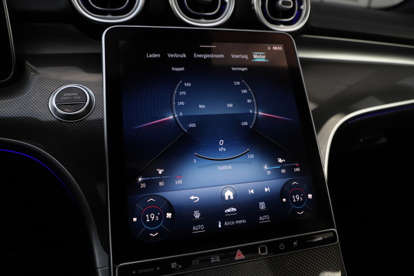 Mercedes-Benz C-Klasse 300e AMG | 313PK | Head-up | Keyless-go | Sfeerverlichting | Memory | Pano | Leder | Standkachel | Trekhaak | 2022.