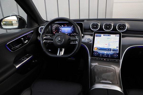 Mercedes-Benz C-Klasse 300e AMG | 313PK | Head-up | Keyless-go | Sfeerverlichting | Memory | Pano | Leder | Standkachel | Trekhaak | 2022.