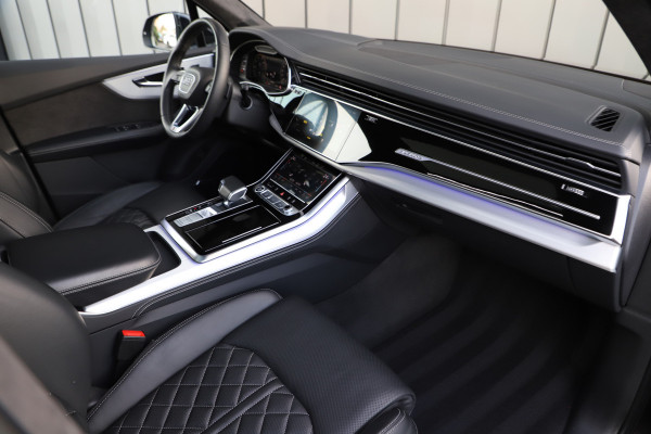 Audi Q7 60 TFSI e quattro Competition | 462PK | Luchtvering | Head-up | Massage | Keyless-go | S-Stoelen | Matrix-led | Trekhaak | Stand