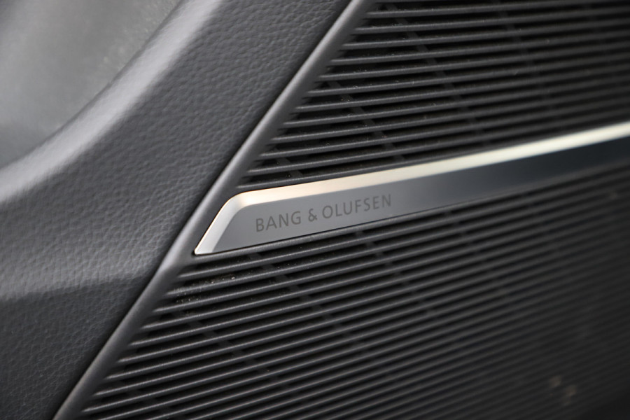 Audi Q7 60 TFSI e quattro Competition | 462PK | Luchtvering | Head-up | Massage | Keyless-go | S-Stoelen | Matrix-led | Trekhaak | Stand