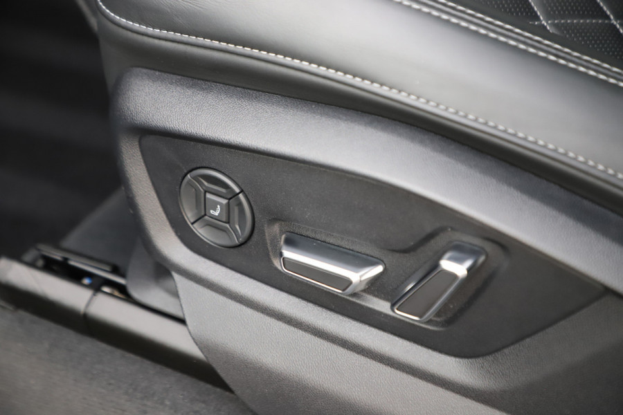 Audi Q7 60 TFSI e quattro Competition | 462PK | Luchtvering | Head-up | Massage | Keyless-go | S-Stoelen | Matrix-led | Trekhaak | Stand