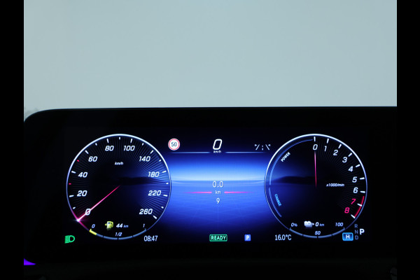 Mercedes-Benz A-Klasse 250 e Business Solution AMG | AMG Line Plus pakket | Trekhaak | Nightpakket  | 360°-camera | Dodehoekassistent | Antidiefstalpakket  | Inclusief 24 maanden Mercedes-Benz Certified garantie voor Europa.