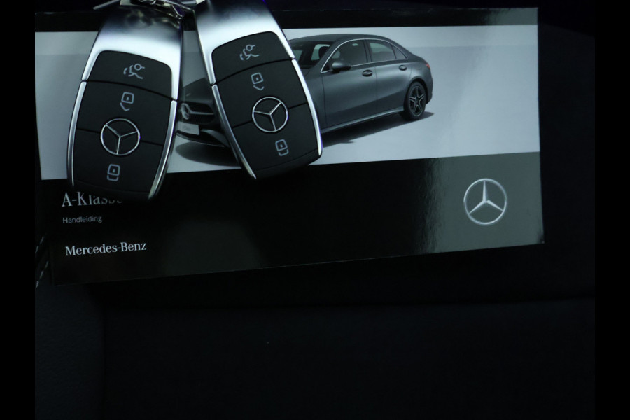 Mercedes-Benz A-Klasse 250 e Business Solution AMG | AMG Line Plus pakket | Trekhaak | Nightpakket  | 360°-camera | Dodehoekassistent | Antidiefstalpakket  | Inclusief 24 maanden Mercedes-Benz Certified garantie voor Europa.