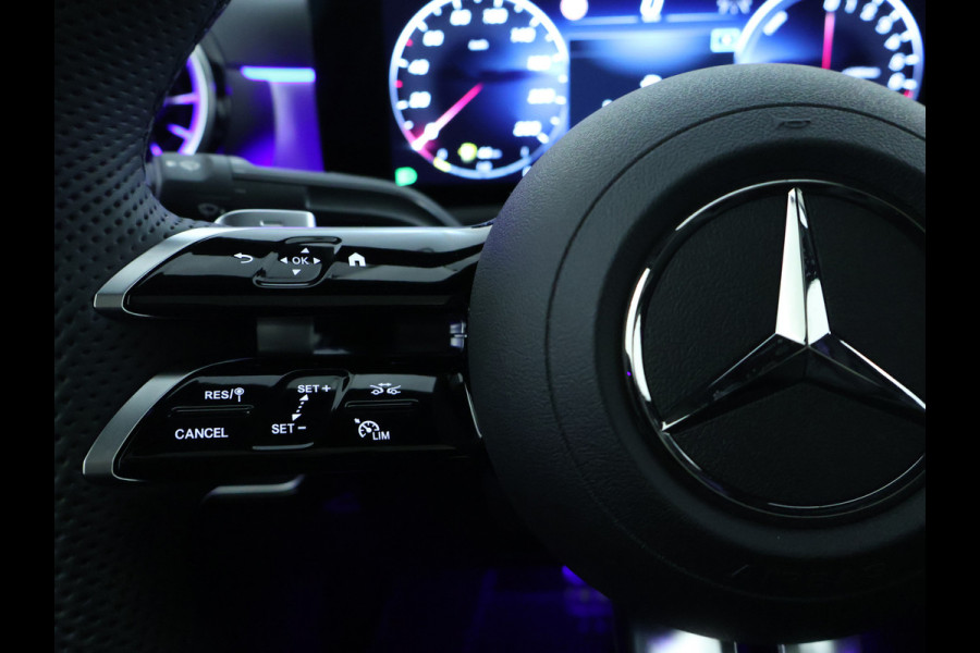 Mercedes-Benz A-Klasse 250 e Business Solution AMG | AMG Line Plus pakket | Trekhaak | Nightpakket  | 360°-camera | Dodehoekassistent | Antidiefstalpakket  | Inclusief 24 maanden Mercedes-Benz Certified garantie voor Europa.