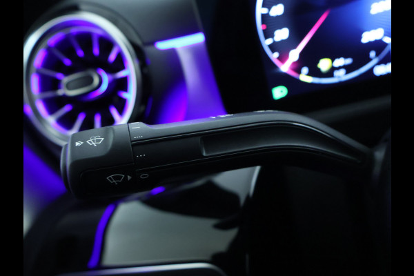 Mercedes-Benz A-Klasse 250 e Business Solution AMG | AMG Line Plus pakket | Trekhaak | Nightpakket  | 360°-camera | Dodehoekassistent | Antidiefstalpakket  | Inclusief 24 maanden Mercedes-Benz Certified garantie voor Europa.