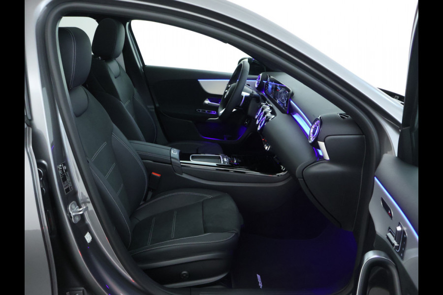 Mercedes-Benz A-Klasse 250 e Business Solution AMG | AMG Line Plus pakket | Trekhaak | Nightpakket  | 360°-camera | Dodehoekassistent | Antidiefstalpakket  | Inclusief 24 maanden Mercedes-Benz Certified garantie voor Europa.